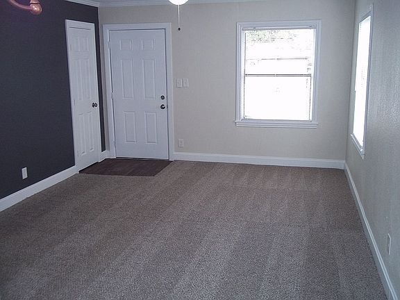 4th image of 4828 Sherwood Dr