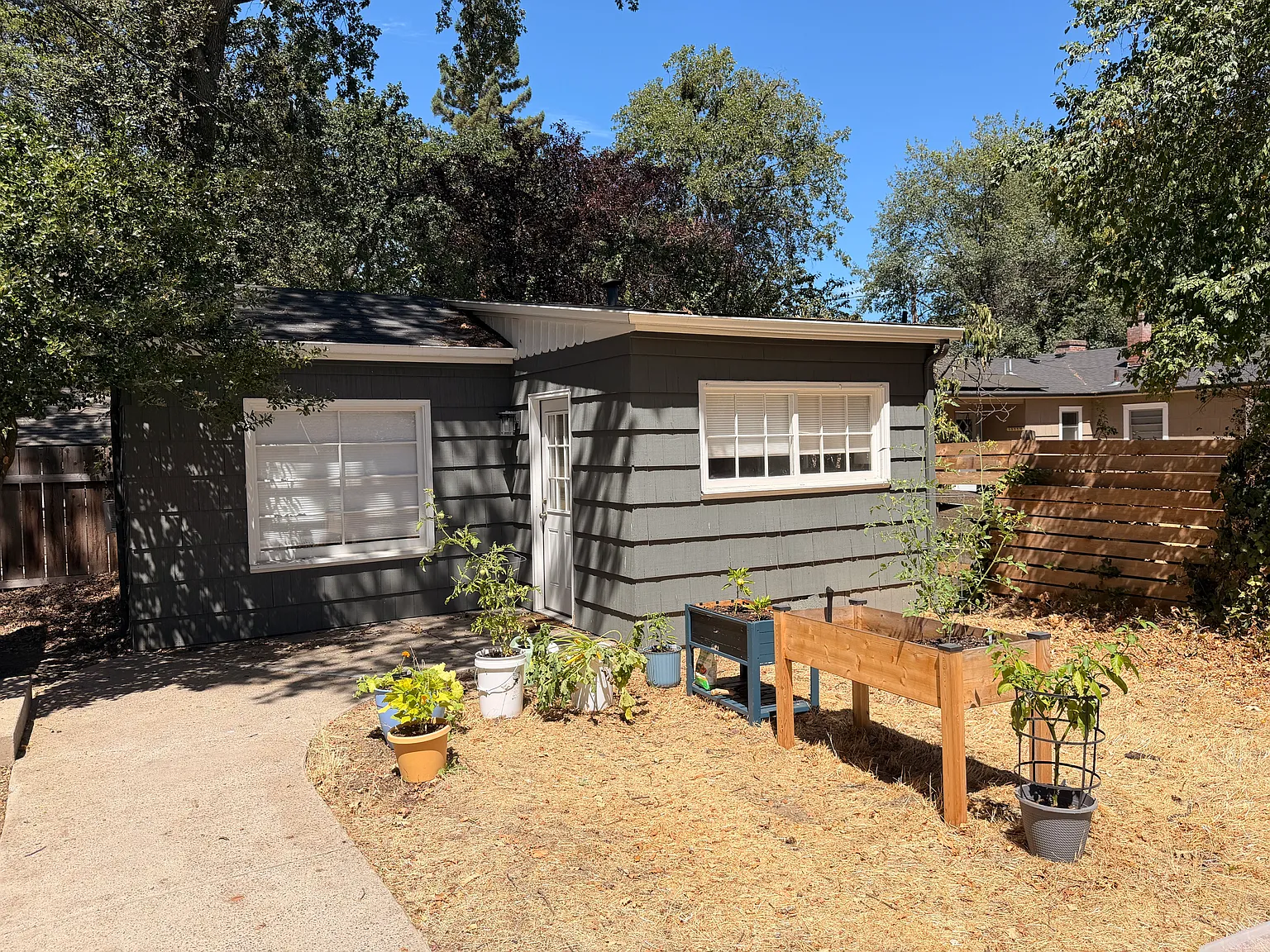 Studio, 280 sqft, $1,050 — Photo 4