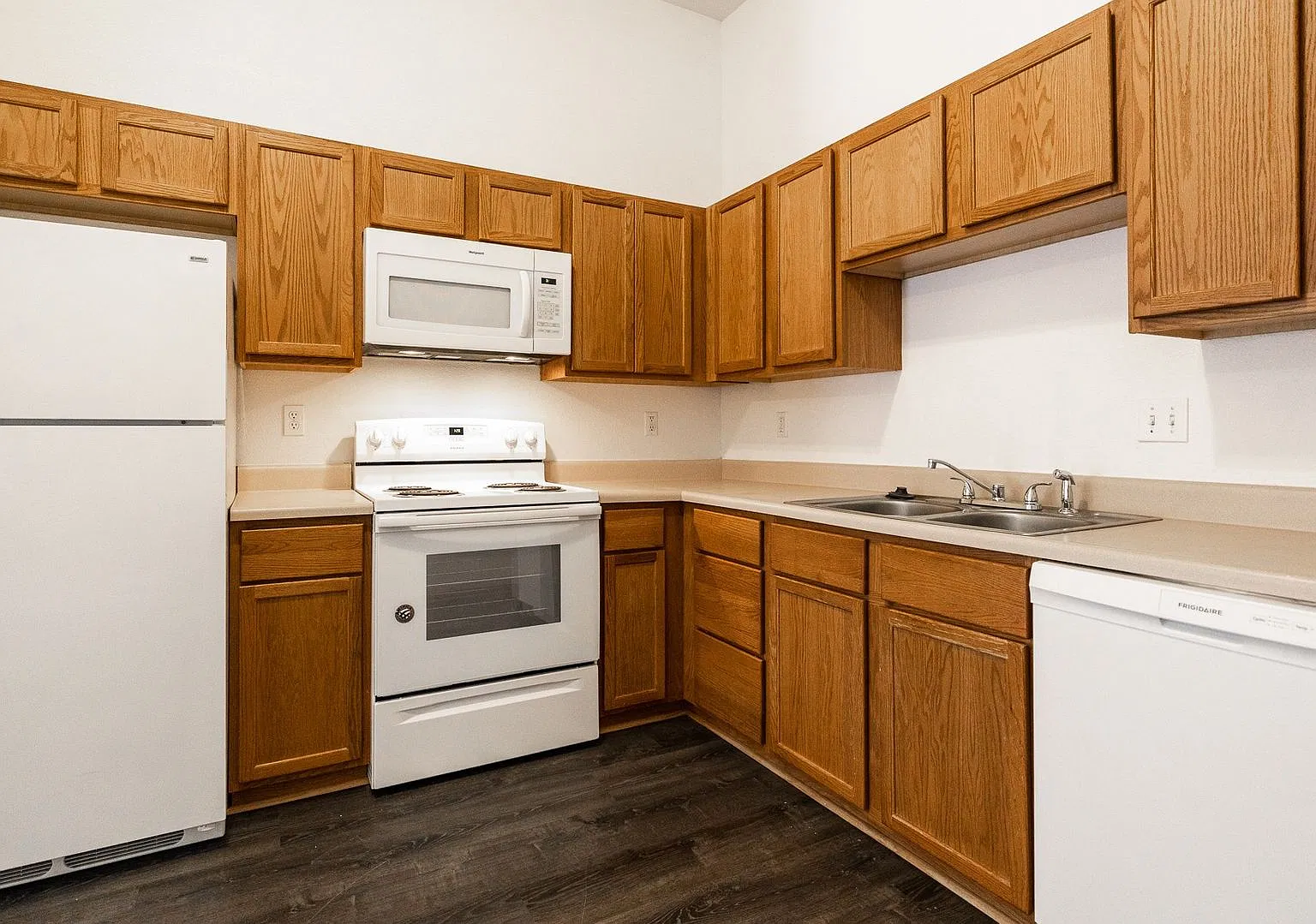 Pinnacle Heights Apartments — Photo 4