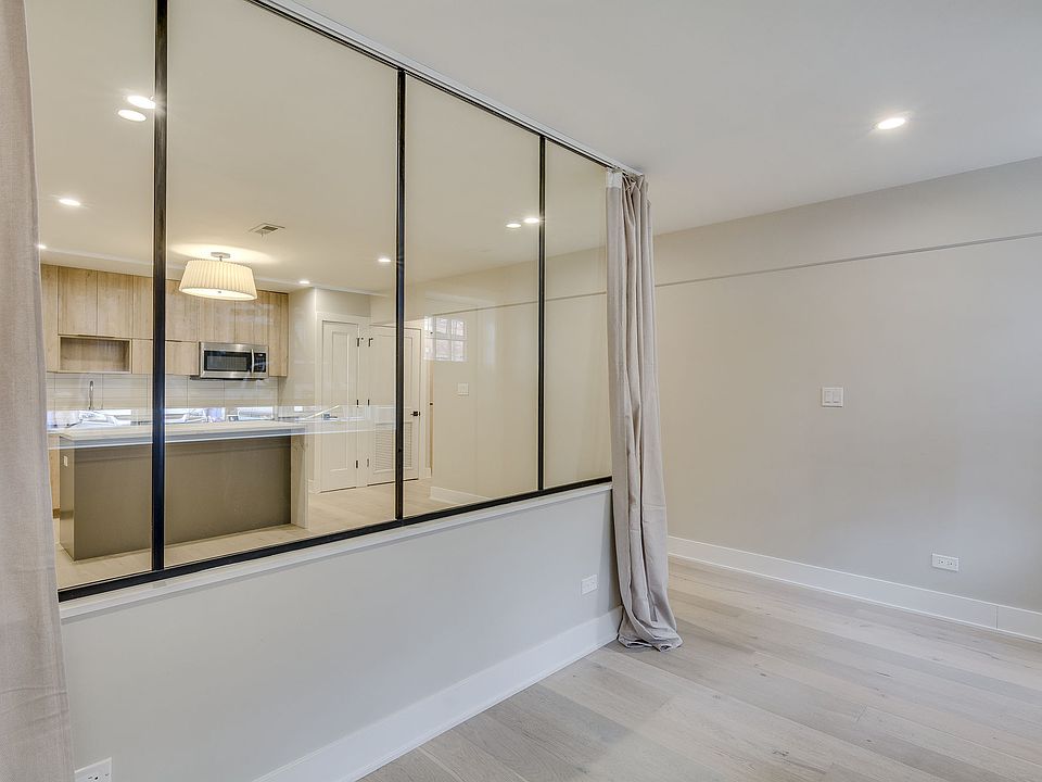 1BedConv - Living Space