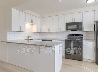 1056 S 29th St #2, Omaha, NE 68105