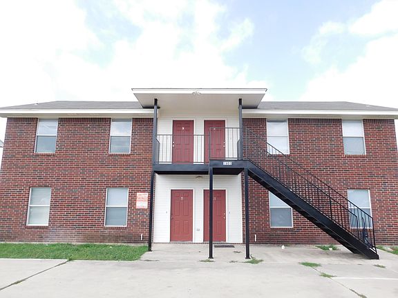 2nd image of 1603 Cedarhill Dr APT A