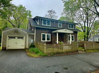 90 Riverside Rd, Simsbury, CT 06070