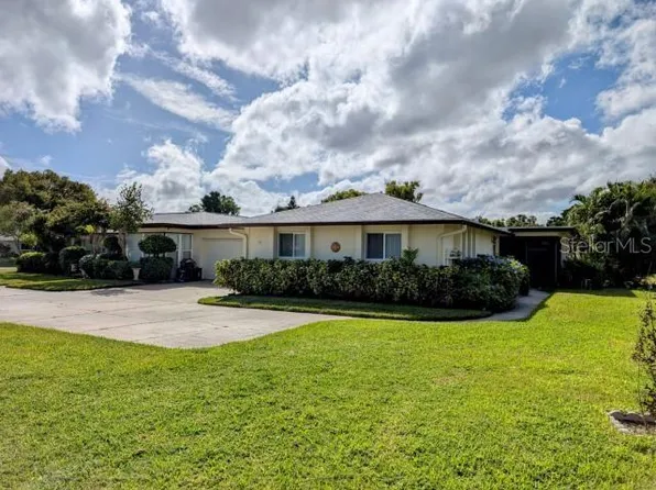 1339 Queen Anne Dr #C, Palm Harbor, FL 34684