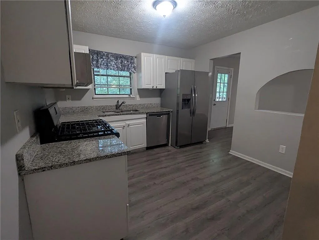 4 bed, 1867 sqft, $2,000 — Photo 4