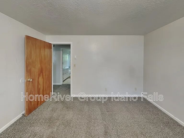 1110 Garfield St #4 — Photo 7