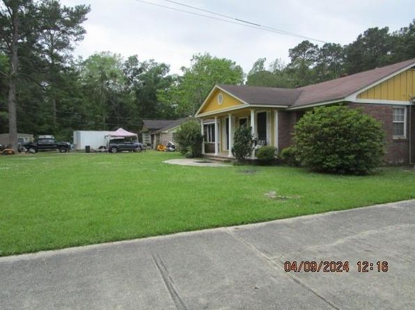 3320 Fairfield Rd, Mobile, AL 36605