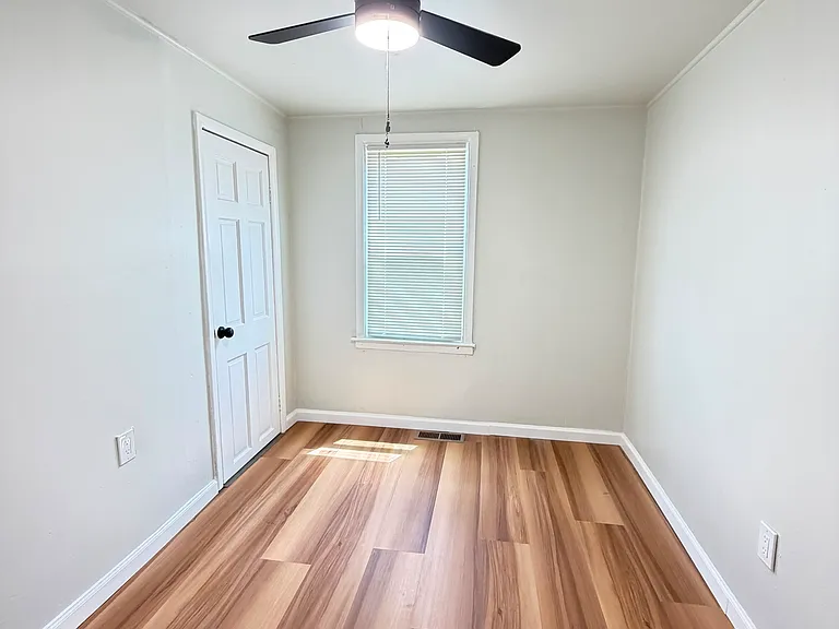 20816 Glen Lodge Rd — Photo 6