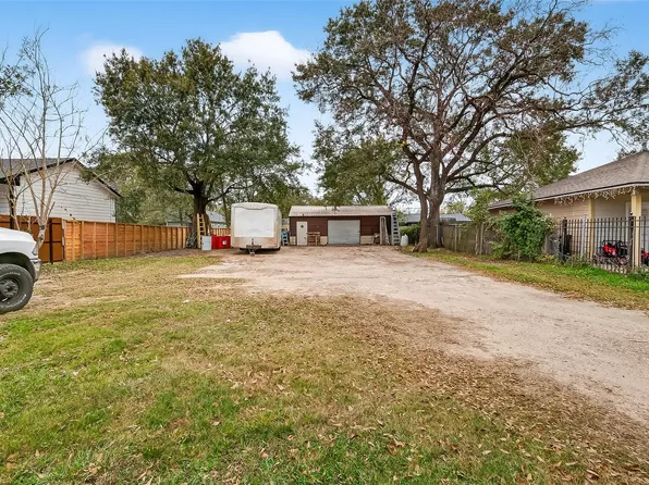 5931 Southmund St, Houston, TX 77033