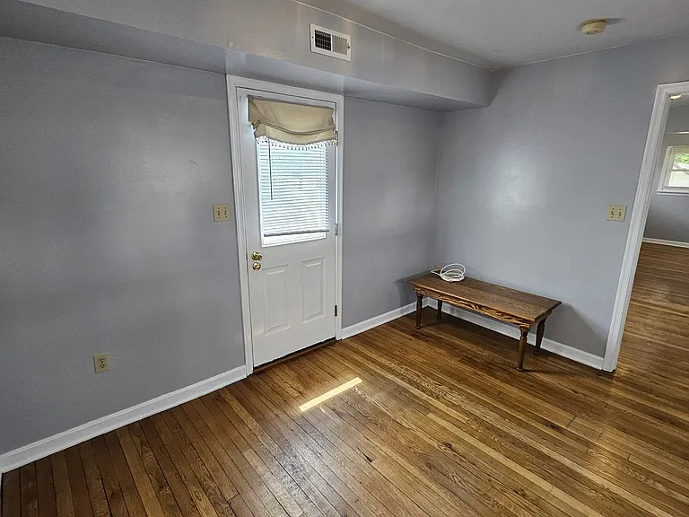 208 E Main St — Photo 17