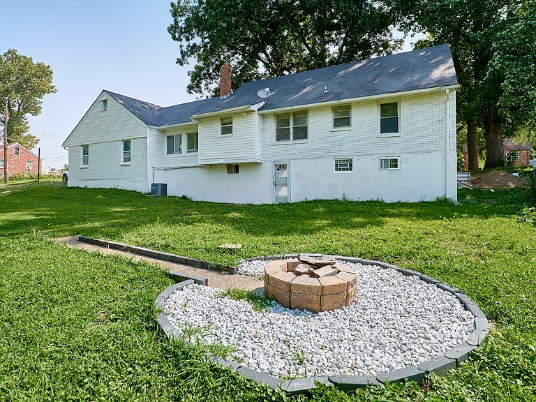 6009 Bermuda Dr — Photo 33