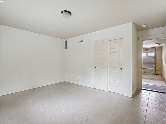 3rd image of 5331 NE Cully Blvd