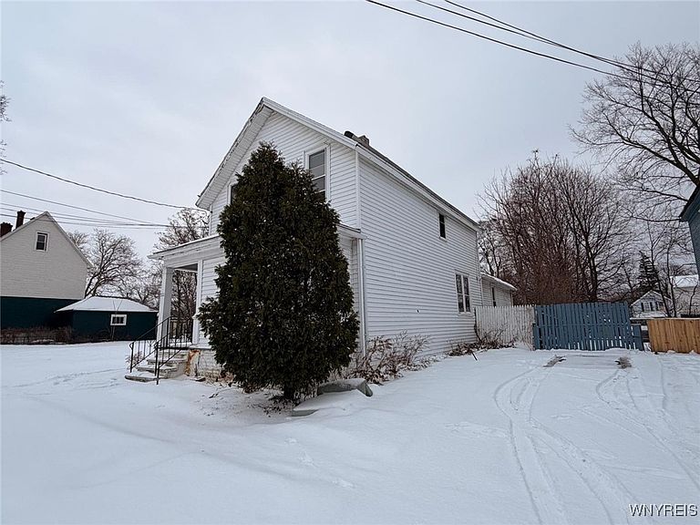 Listing photo 3