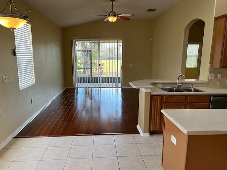 1046 Napolean Way — Photo 15