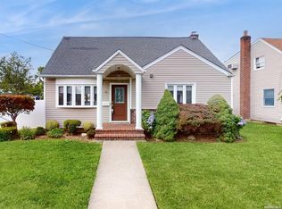 80 Audrey Ave, Plainview, NY 11803