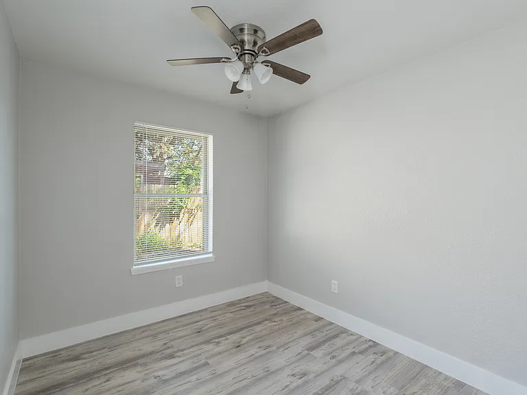 5914 Asbury Ave #A — Photo 9