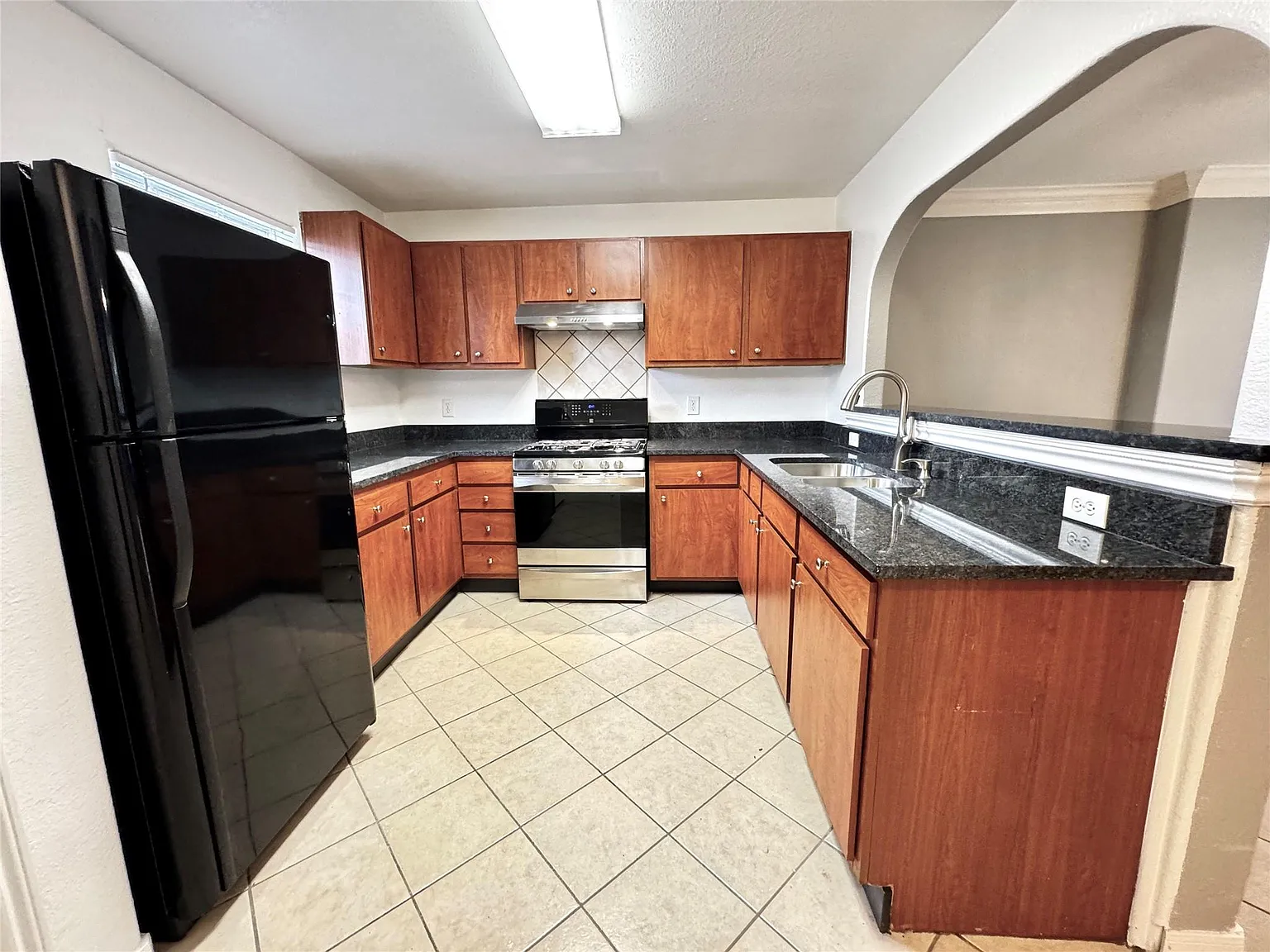 2 bed, 1.5 bath, 1209 sqft, $1,400 — Photo 4