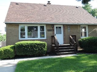 7720 Suburban Ln, Bridgeview, IL 60455