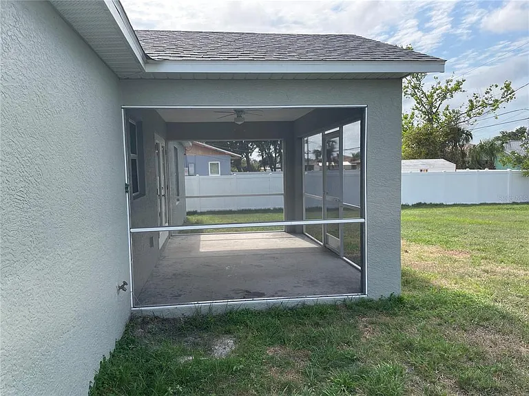 10136 Willmington Blvd — Photo 2