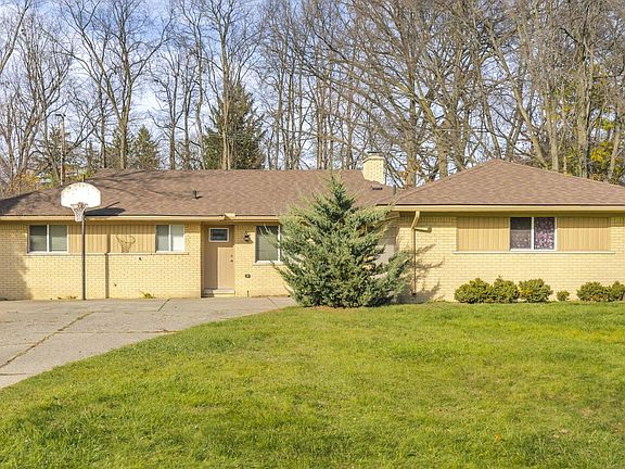 3rd image of 23620 Oliver Ct