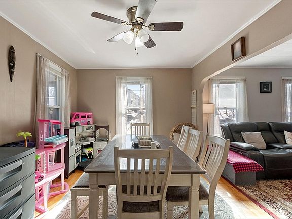2nd image of 76 Heywood St