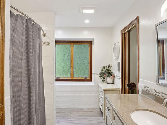5th image of 17156 Harrington Way