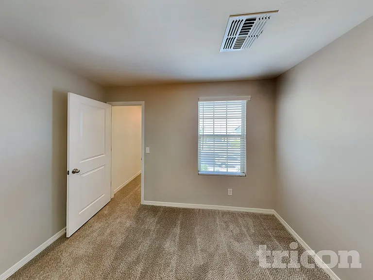 379 W Mammoth Cave Dr — Photo 12