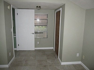 4th image of 1917 Garvin St