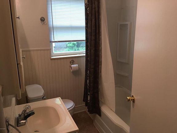 5th image of 131 Nancy St SE