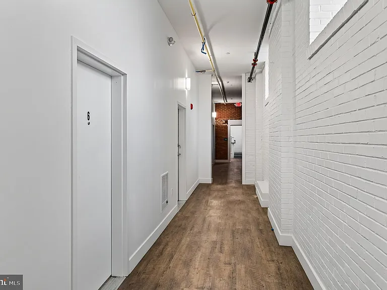 123 S Main St #6 — Photo 32