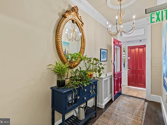 4th image of 135 Conduit St