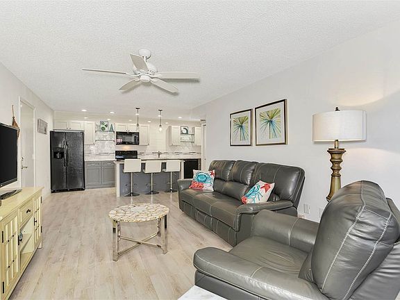 5th image of 3239 Beneva Rd Unit 201