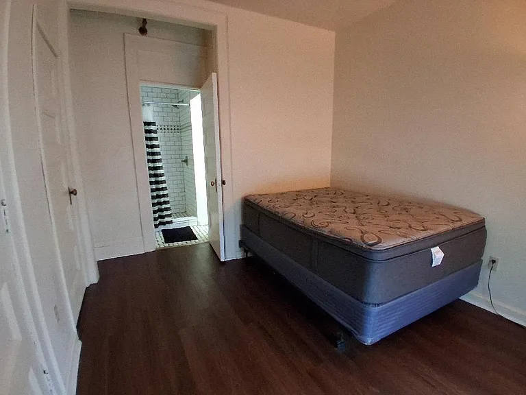 308 Pewabic St #9 — Photo 6