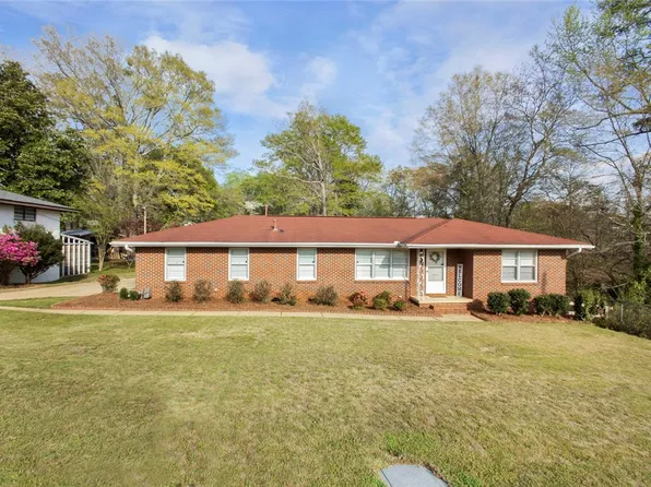 1201 Denson Dr, Opelika, AL 36801