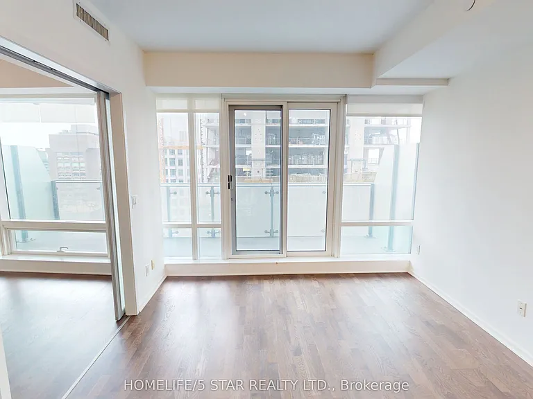 1 Bloor St E #4407 — Photo 11