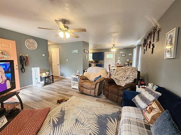 3rd image of 1710 S Ocheese Ave
