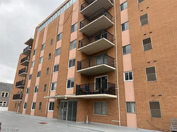 12029 Clifton Blvd APT 301, Lakewood, OH 44107