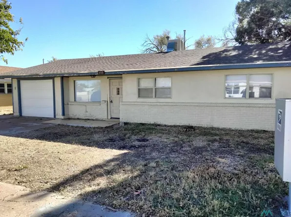1713 W 17th St, Portales, NM 88130