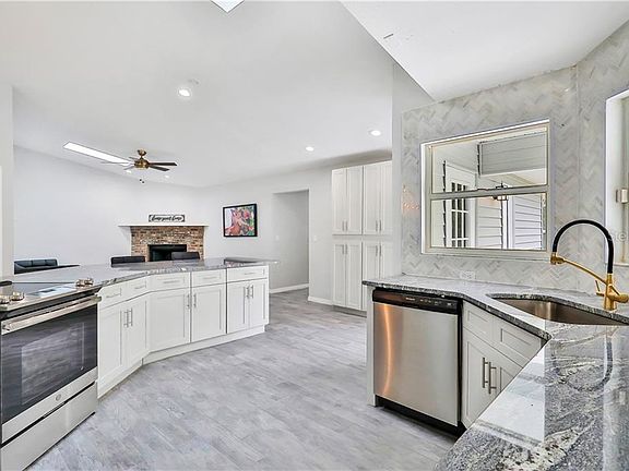 2nd image of 2116 Victory Palm Dr