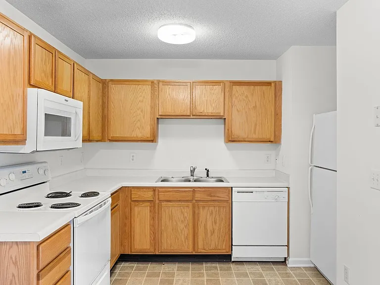 Greenhaven Trace Apartments — Photo 42