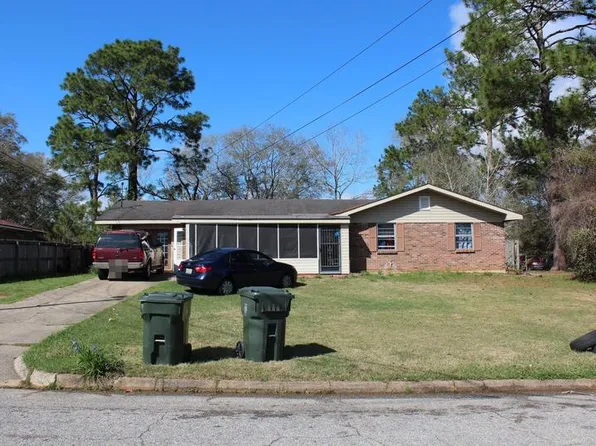 2302 Kristie Lea Dr, Dothan, AL 36303
