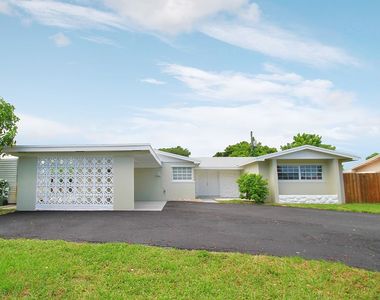 640 SW 66th Ter, Pembroke Pines, FL, 33023