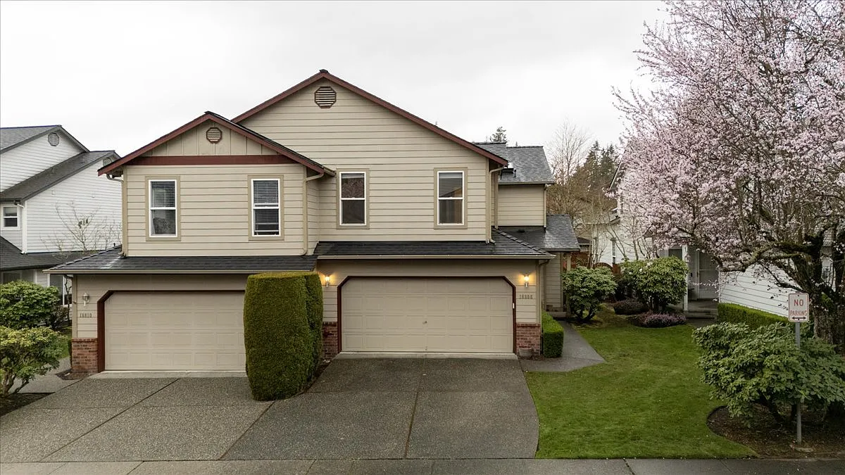 3 bed, 2.5 bath, 1568 sqft, $3,200 — Photo 2