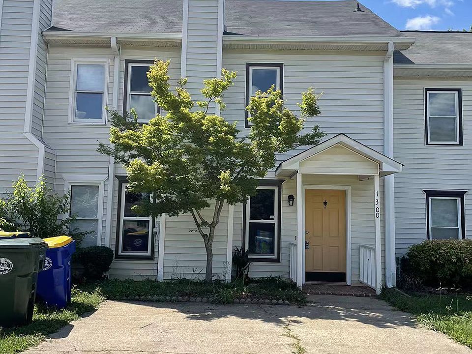 1st image of 1300 Kennesaw Trace Ct NW