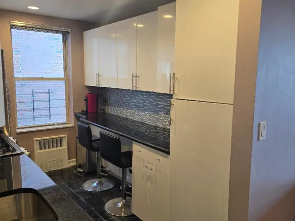 1625 Emmons Avenue image 10 of 25