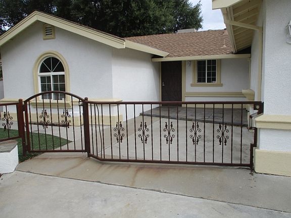 Entry with Slate patio