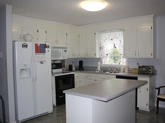 4th image of 24410 River View Dr