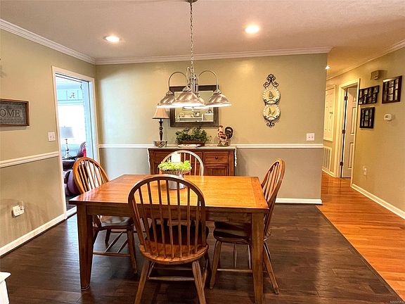 2nd image of 830 Windsorwood Dr