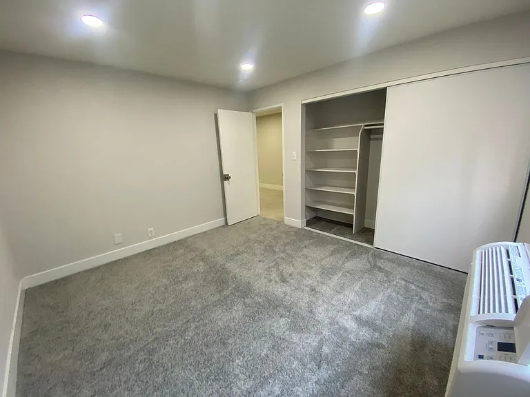 1509 E Harmon Ave — Photo 30