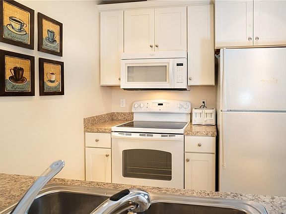 5th image of 805 E Gulf Dr Unit 6H